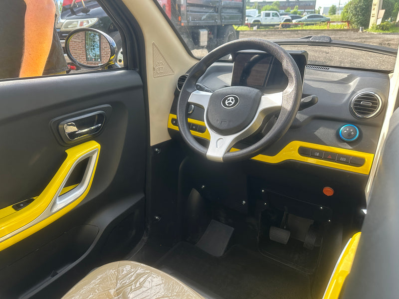 ET-4 Connect Fully - Enclosed 4-Wheel Electric Scooter