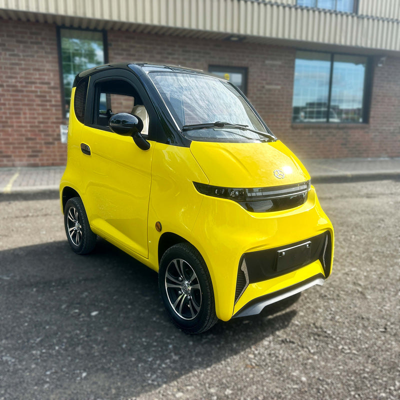 ET-4 Connect Fully - Enclosed 4-Wheel Electric Scooter